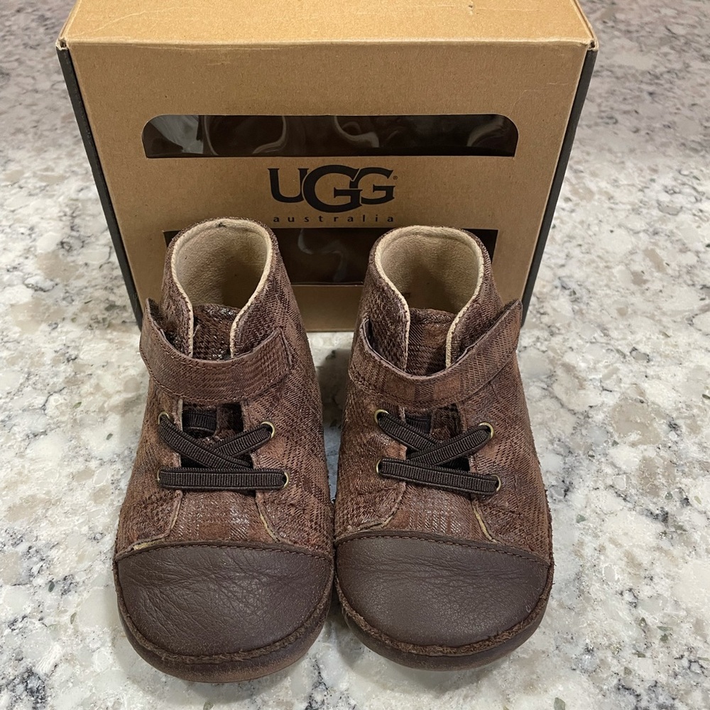 Toddler Ugg boots 4/5